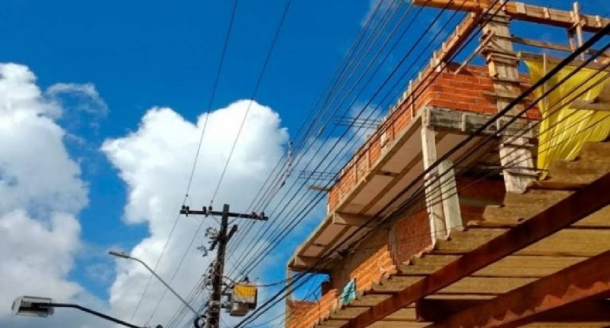 Energisa alerta para riscos de acidentes com a rede elétrica durante obras e reformas