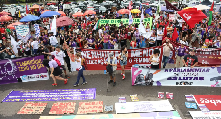 “Parem de nos matar”mulheres protestam contra feminicídio em Brasília