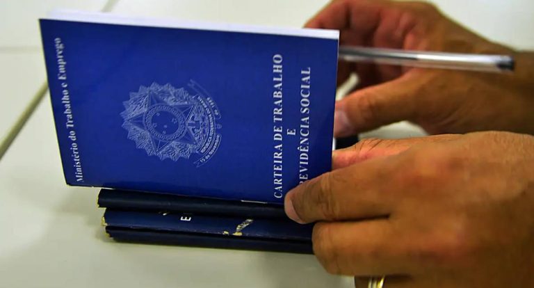 Brasil abre 112,3 mil vagas de trabalho com carteira assinada em janeiro