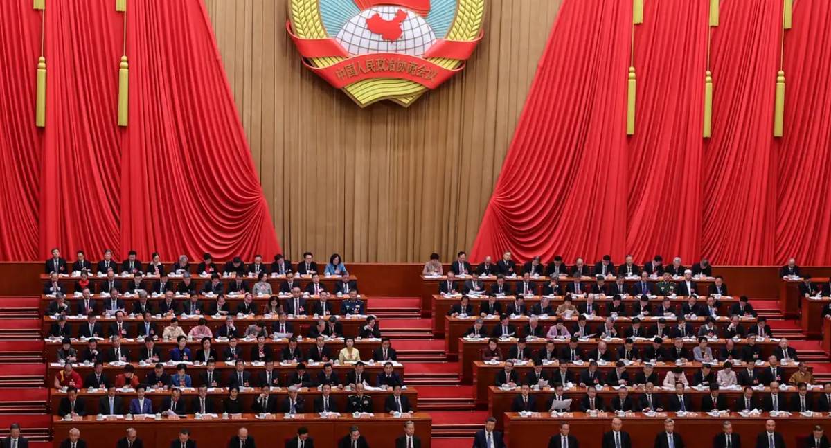 China define meta de crescimento econômico entre 4,5% e 5% para 2026