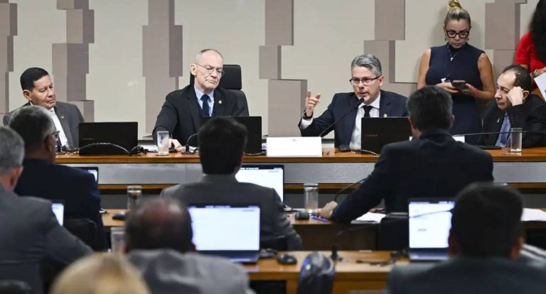 CPI do Crime aprova investigação sobre beneficiários do Banco Master e convoca ex-noiva de banqueiro