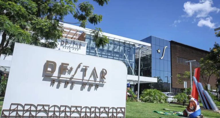 Defesa de Bolsonaro solicita prisão domiciliar por motivos de saúde