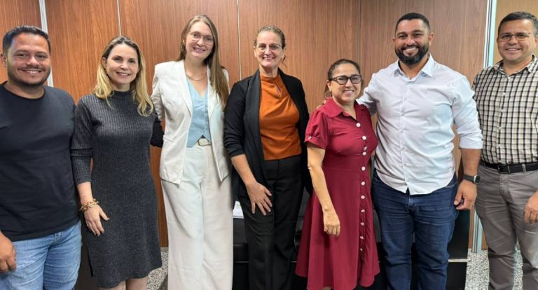 Deputada Gislaine Lebrinha acompanha demandas da educação em agenda no CPA, em Porto Velho