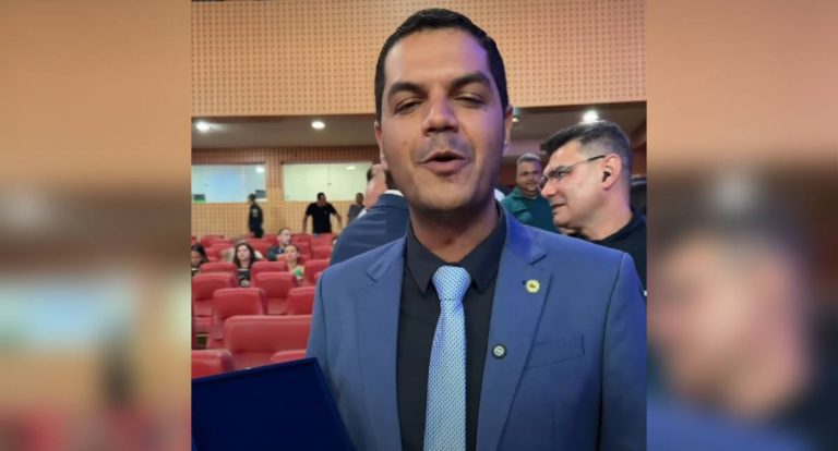 Deputado Cássio Gois recebe a mais alta honraria do Governo de Rondônia