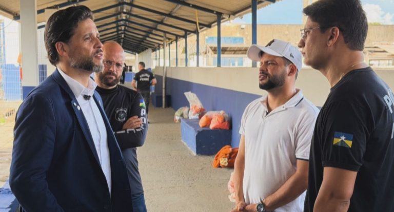 Edevaldo Neves fiscaliza condições de trabalho e efetivo no Presídio Urso Branco