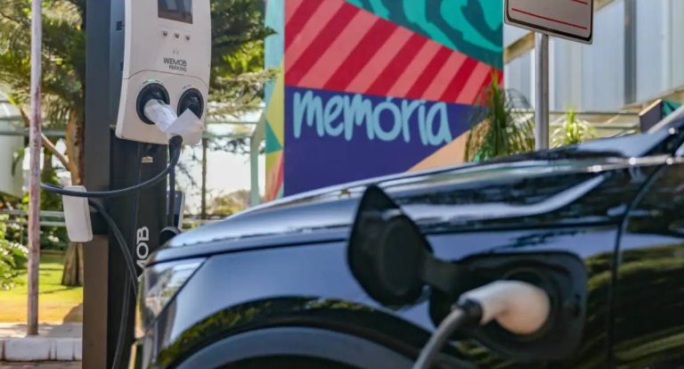 Emplacamentos de veículos crescem em fevereiro impulsionados por incentivos fiscais