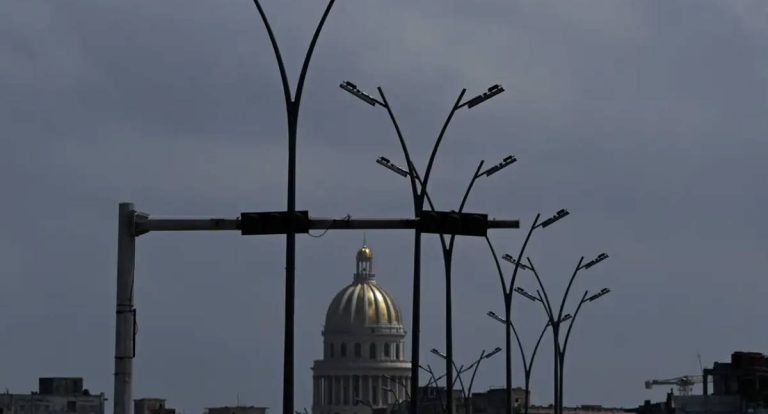 Energia é restabelecida em Cuba após 16 horas de blecaute
