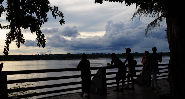 Estrada de Ferro Madeira-Mamoré: Visitantes encontram lazer e contemplação