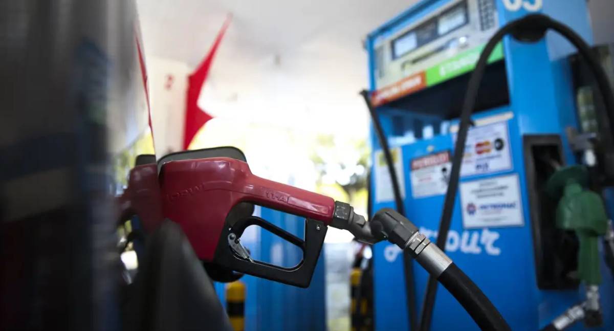 Federação de petroleiros atribui alta do diesel a privatizações e margens abusivas