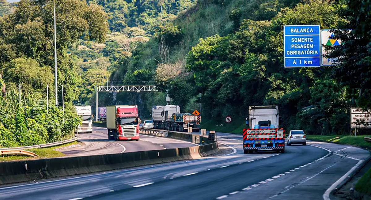Governo anuncia medidas para punir empresas que descumprirem tabela de frete mínimo