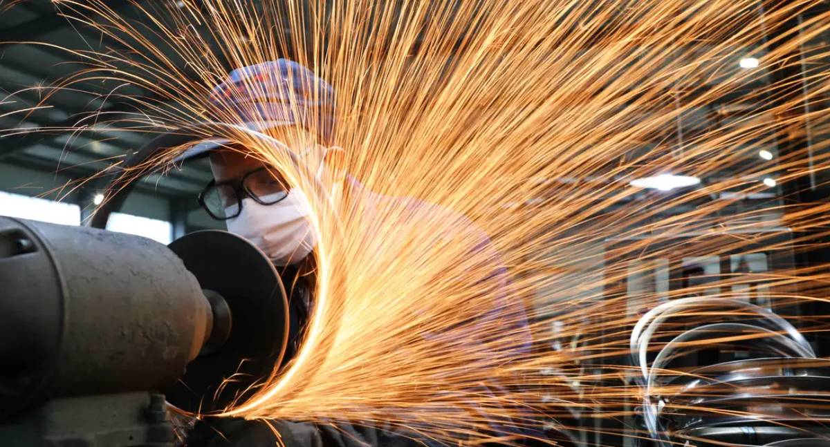 Governo federal destina R$ 15 bilhões para setores afetados por crises externas