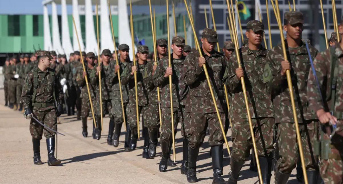 Governo fixa reserva de vagas para negros, indígenas e quilombolas na formação militar