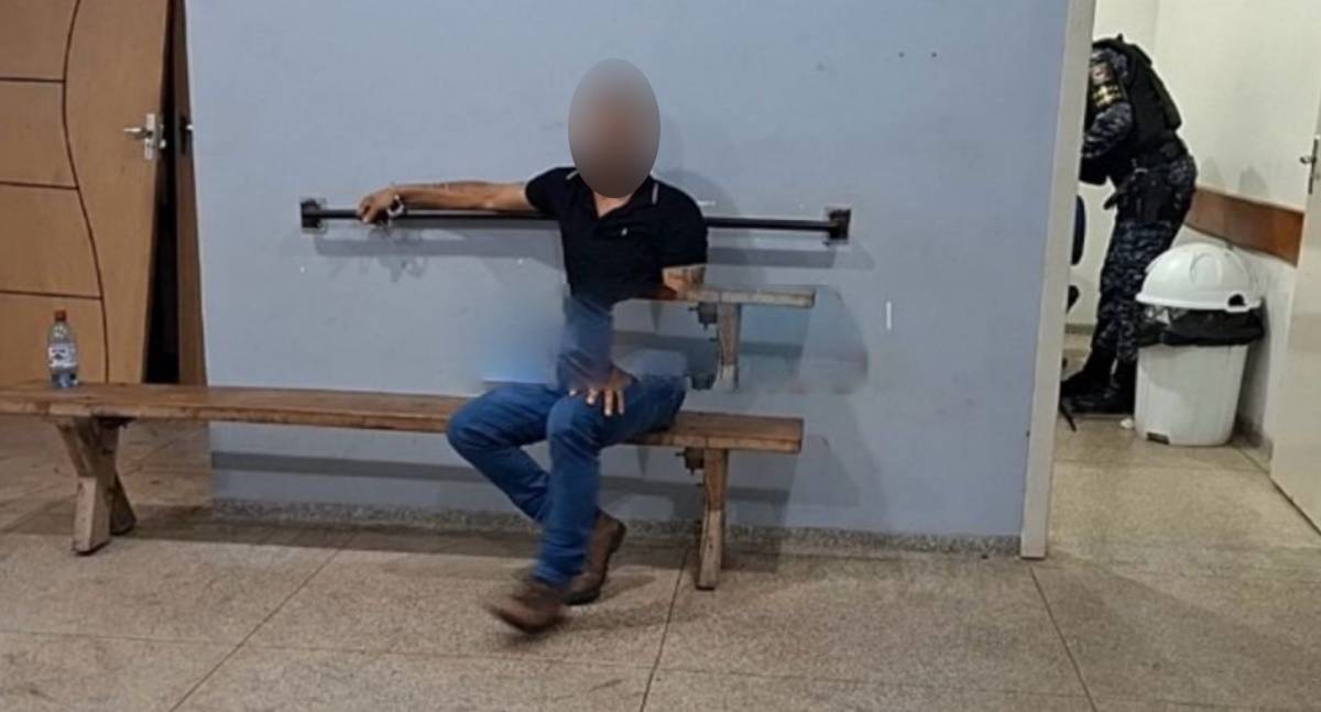 Homem agride companheira na frente de bebê e é preso com mandado de 30 anos em aberto