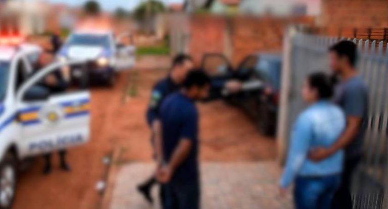 Homem é preso com faca após descumprir medida protetiva e ameaçar ex-esposa em RO