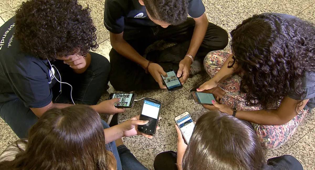 Implementação do ECA Digital destaca desafio da participação familiar e verificação de idade