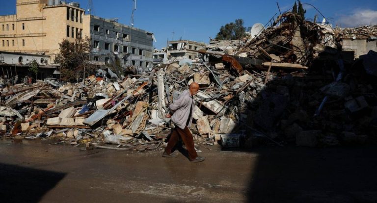 Israel ordena evacuação em massa no sul do Líbano em meio à escalada regional