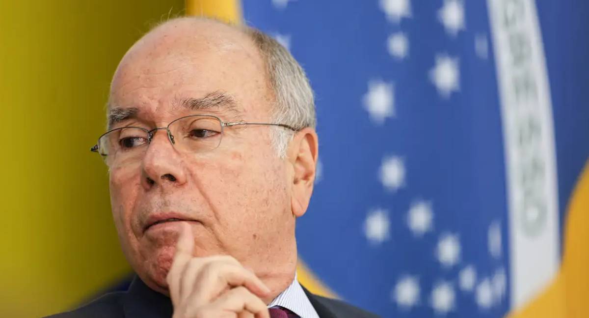 Itamaraty vê "ingerência indevida" em visita de assessor de Trump a Bolsonaro