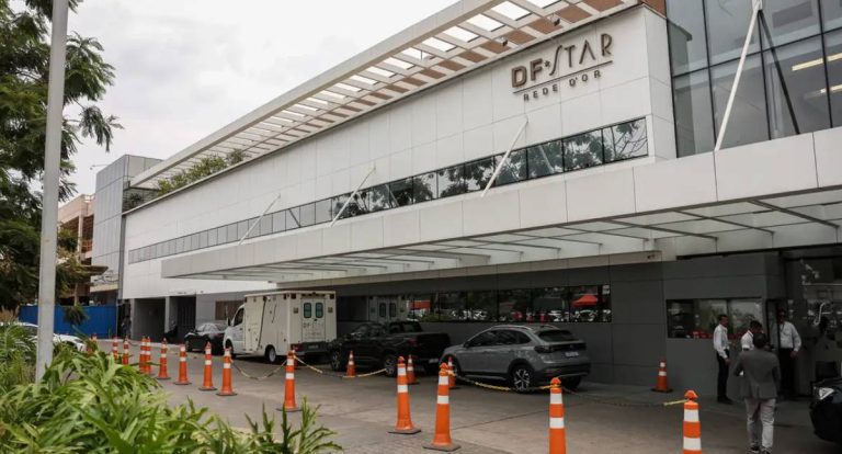 Jair Bolsonaro é internado em UTI com broncopneumonia bilateral