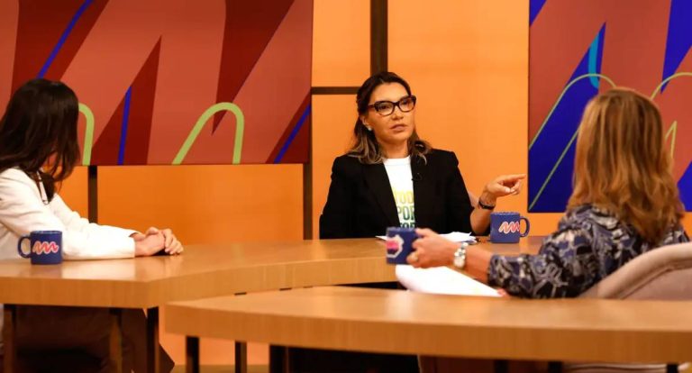 Janja defende mudança cultural para erradicar o feminicídio no Brasil