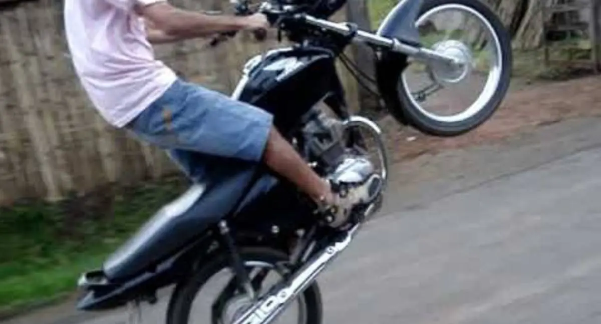 Justiça determina que "dar grau" em via pública pode resultar em até dois anos de prisão