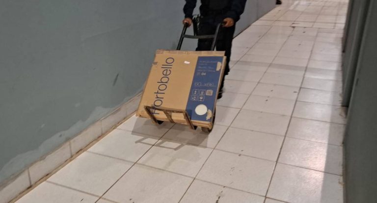 Ladrão é preso ao furtar porcelanato de prédio desativado do INSS em Porto Velho