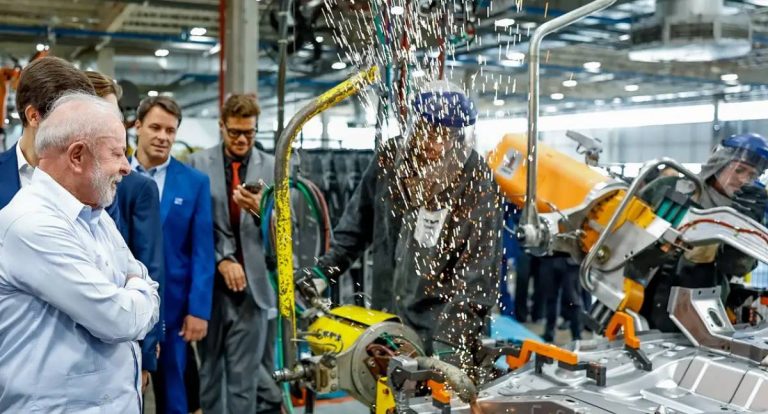 Lula classifica aumento dos combustíveis como injustificável e aciona fiscalização