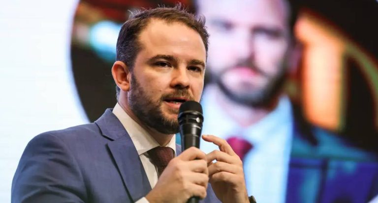 Lula confirma Dario Durigan como novo ministro da Fazenda após saída de Haddad