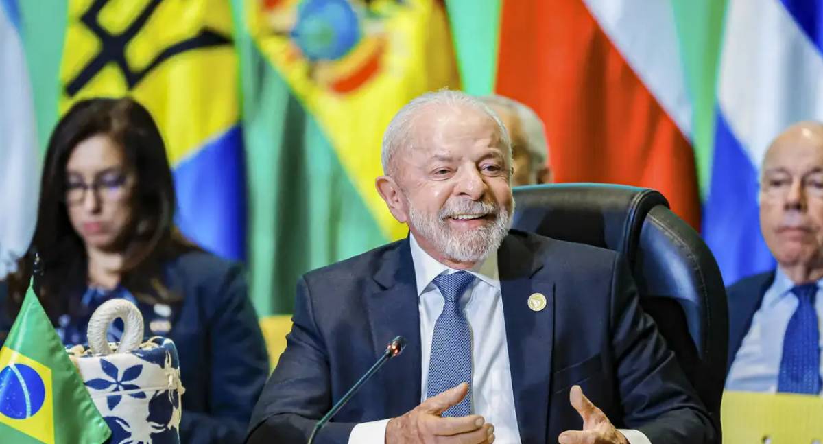 Lula defende soberania sobre minerais críticos e integração da infraestrutura na Celac