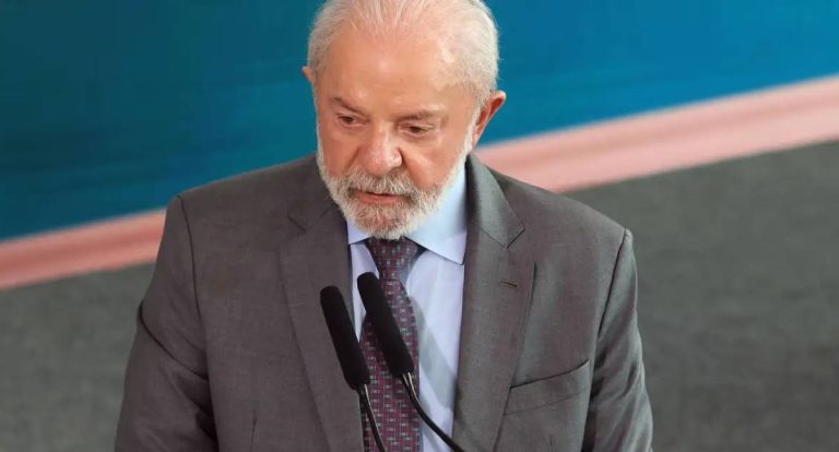 Lula denuncia "novo colonialismo" e cobra reforma urgente da ONU em cúpula na Colômbia