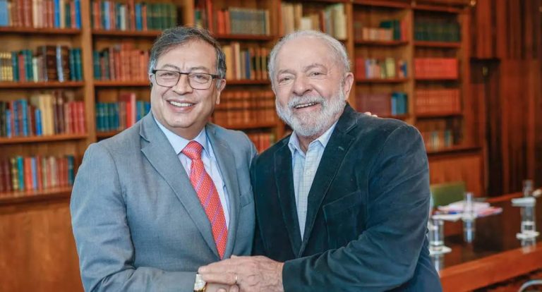 Lula e Petro reforçam aliança democrática em Barcelona após conversa estratégica