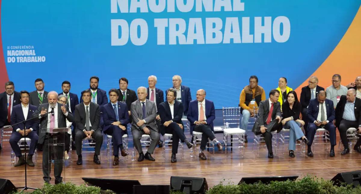 Lula propõe acordo tripartite para viabilizar o fim da escala 6x1