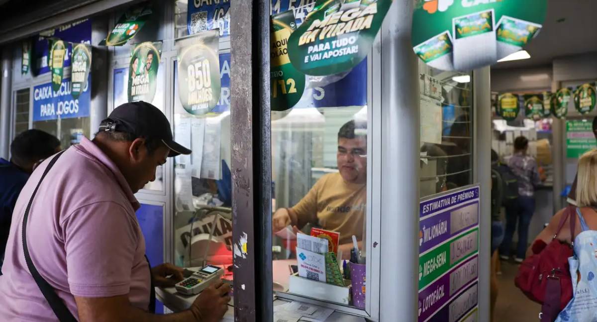 Mega-Sena acumula e prêmio principal chega a R$ 17 milhões