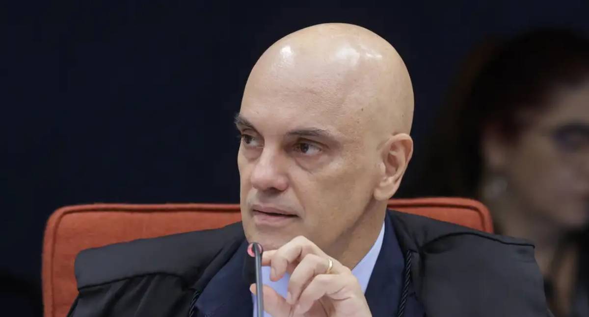 Moraes veta visita de assessor de Trump a Bolsonaro na Papudinha