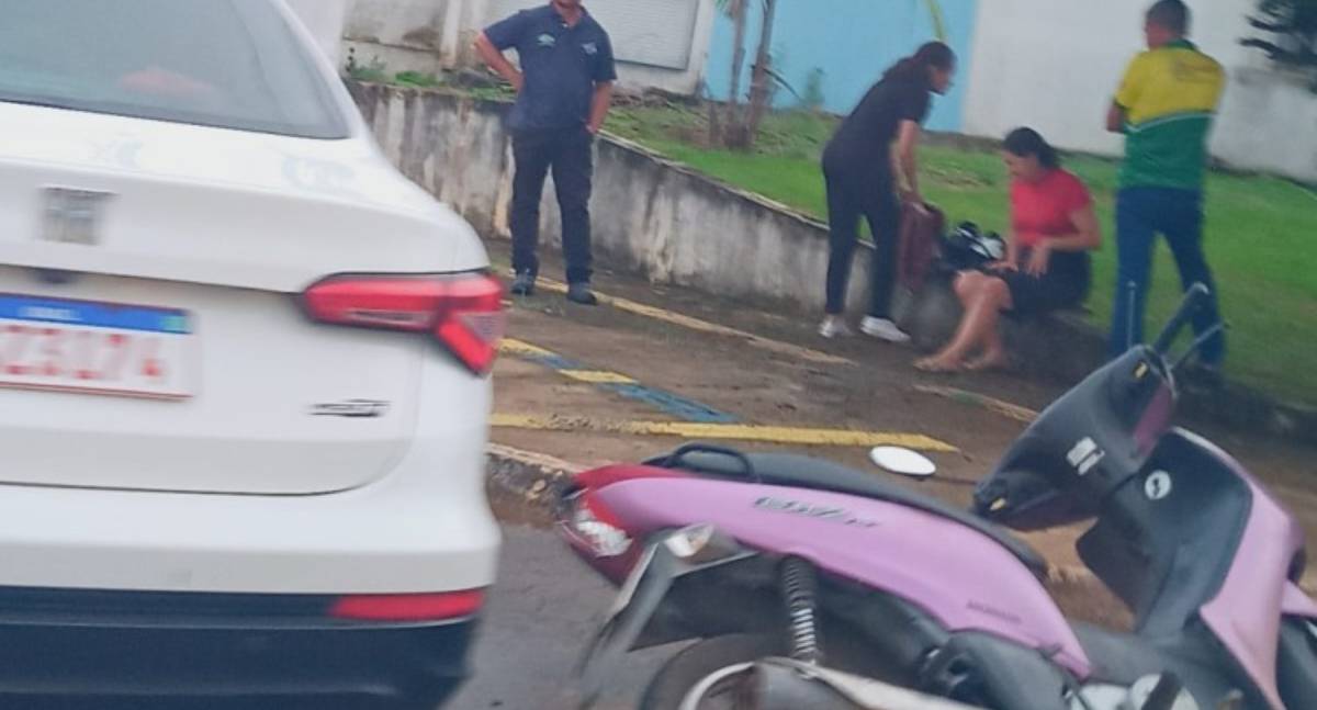 Motociclista fica ferida após colisão próximo à Unisp em RO