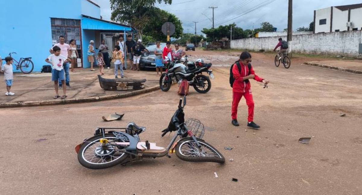Motorista de picape foge após atingir bicicleta elétrica com duas irmãs, em RO