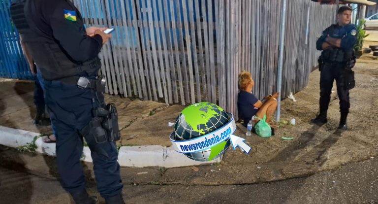 Mulher é presa em flagrante após furtar pertences de veículo no centro