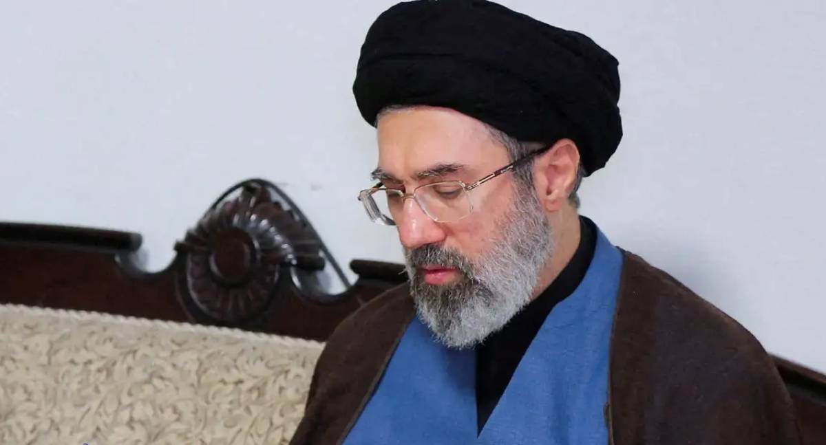 Novo líder do Irã promete vingança e manutenção do bloqueio em Ormuz