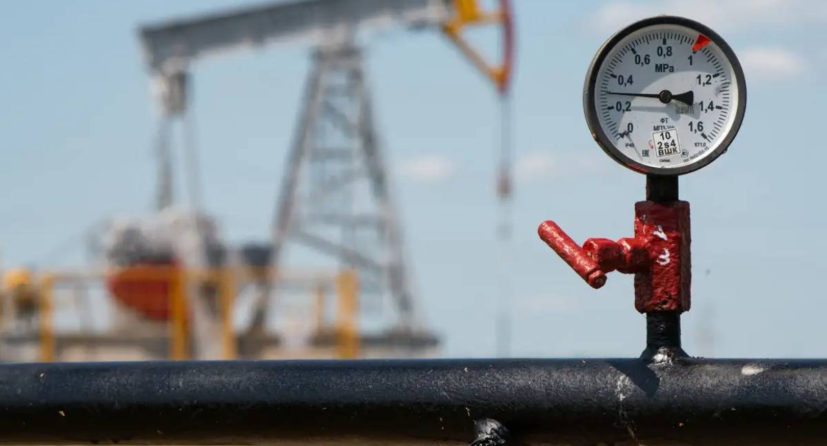 Países asiáticos restringem consumo de petróleo e Índia recebe aval para compra russa