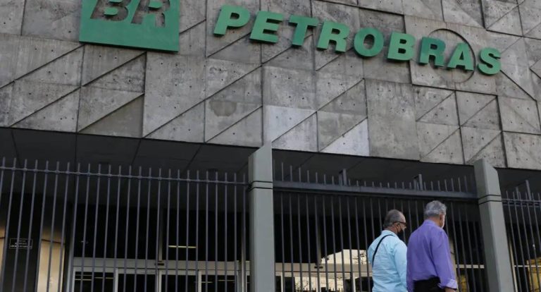 Petrobras adere a programa federal para reduzir preço do diesel em R$ 0,64