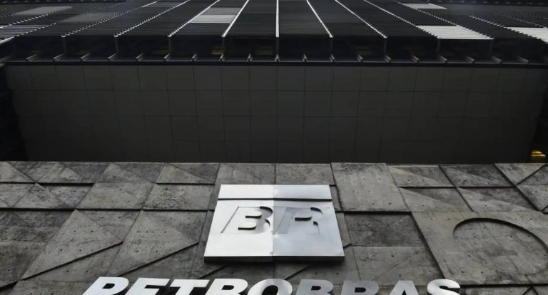 Petrobras anuncia descoberta de gás em águas profundas na Colômbia