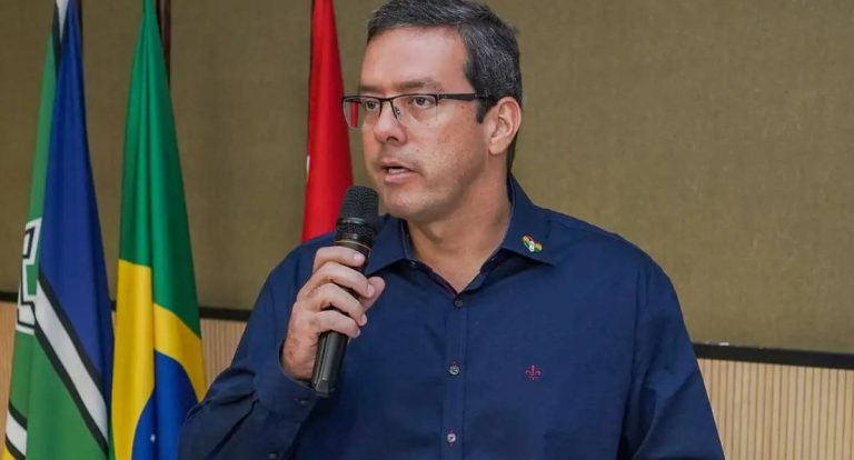 Prefeito de Macapá renuncia após afastamento pelo STF por suspeita de desvios