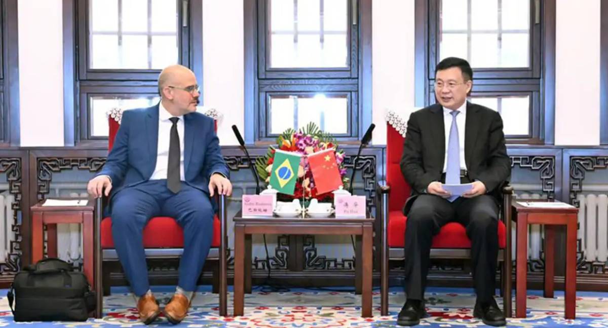 Presidente da EBC firma parcerias estratégicas em visita institucional à China