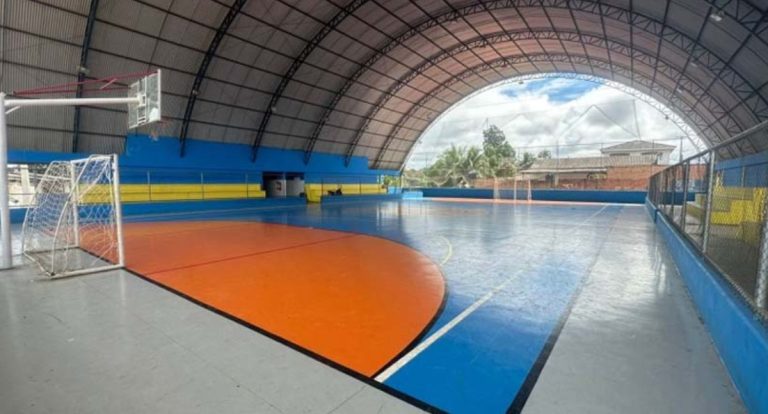 Projeto de Dra. Taíssa propõe uso comunitário de quadras de escolas estaduais