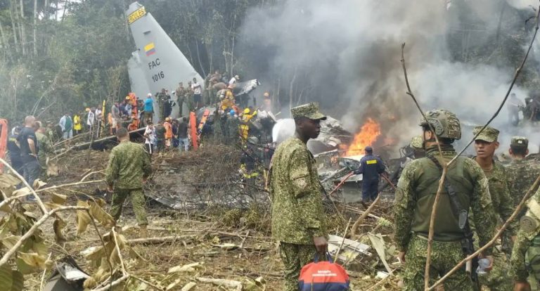 Queda de avião militar na Colômbia deixa ao menos 34 mortos