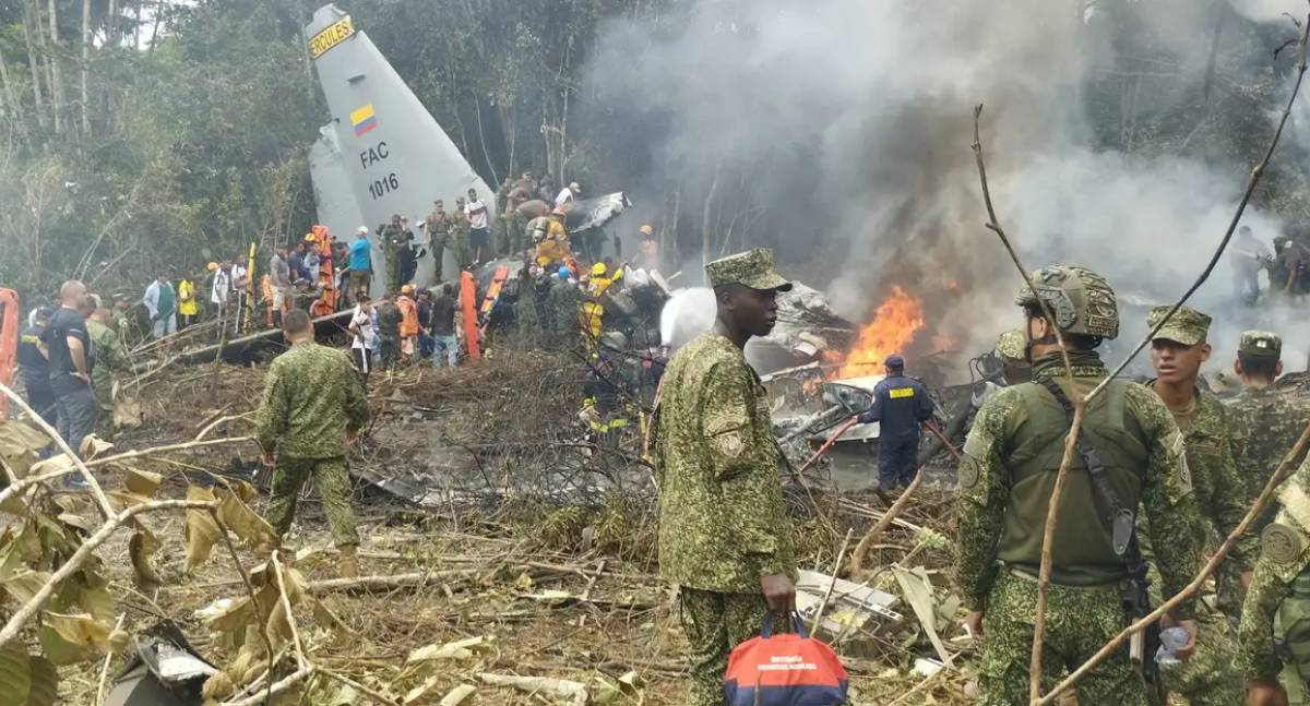 Queda de avião militar na Colômbia deixa ao menos 34 mortos