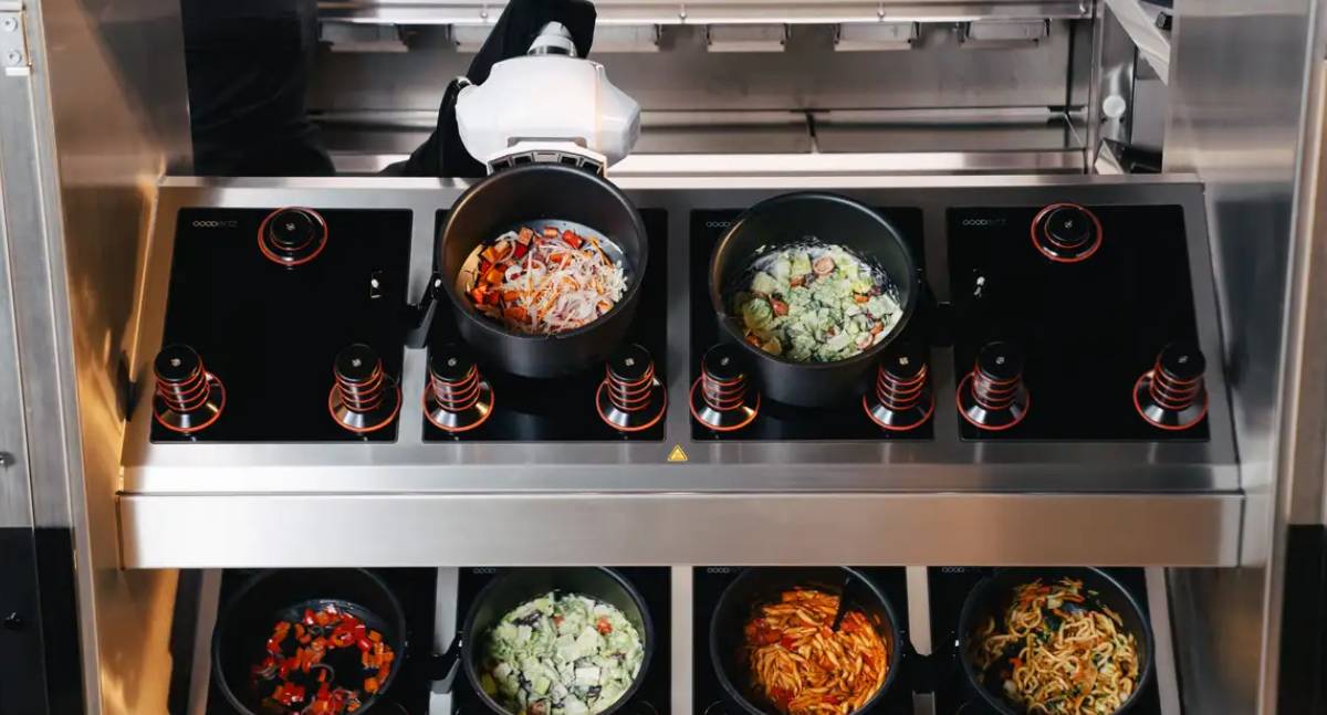 Robô cozinheiro com IA vence prêmio internacional e promete revolucionar a alimentação coletiva