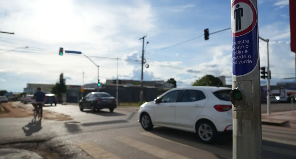 Semáforo inteligente entra em operação para modernizar o trânsito de Porto Velho