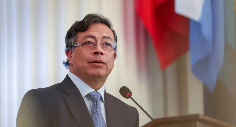 Tensão diplomática escala após bombardeios na fronteira entre Colômbia e Equador