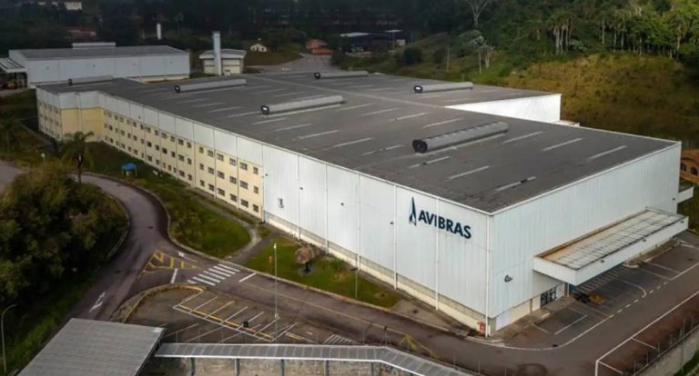 Trabalhadores da Avibras aprovam acordo e encerram greve histórica de três anos