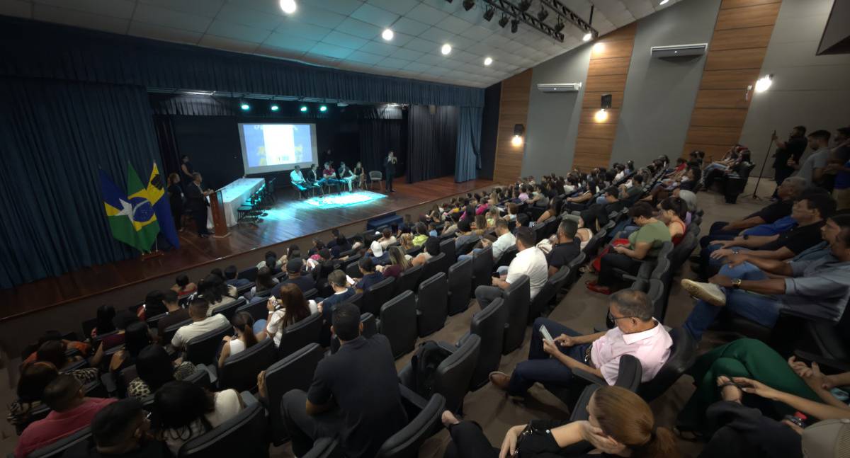 Simpósio sobre inclusão capacita servidores em Porto Velho